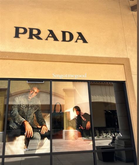 prada outlet palm springs.